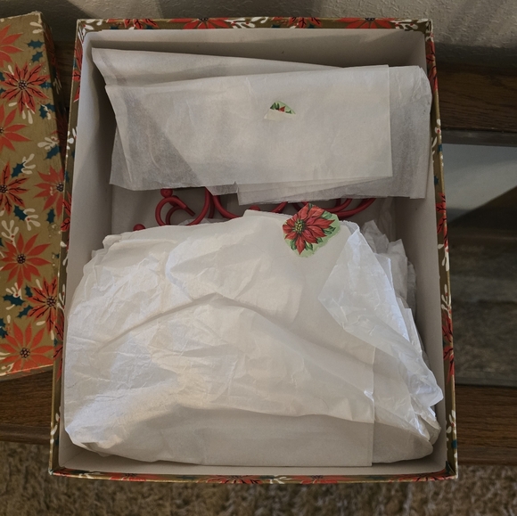 Vintage 1950's Napcoware Christmas caroling trio with hand painted sleigh. - Picture 14 of 15